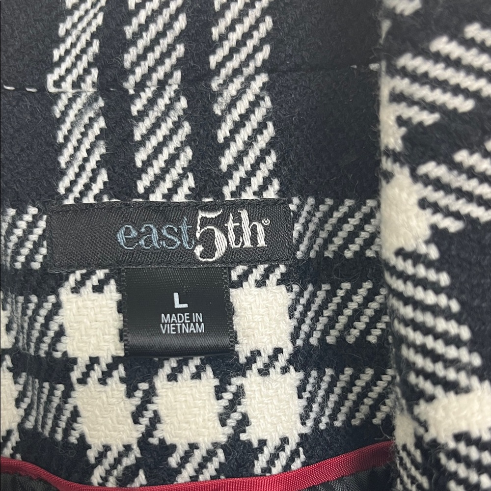 East 5th Women’s Plaid Belted Blazer Jacket Black White Size L - Picture 2 of 3